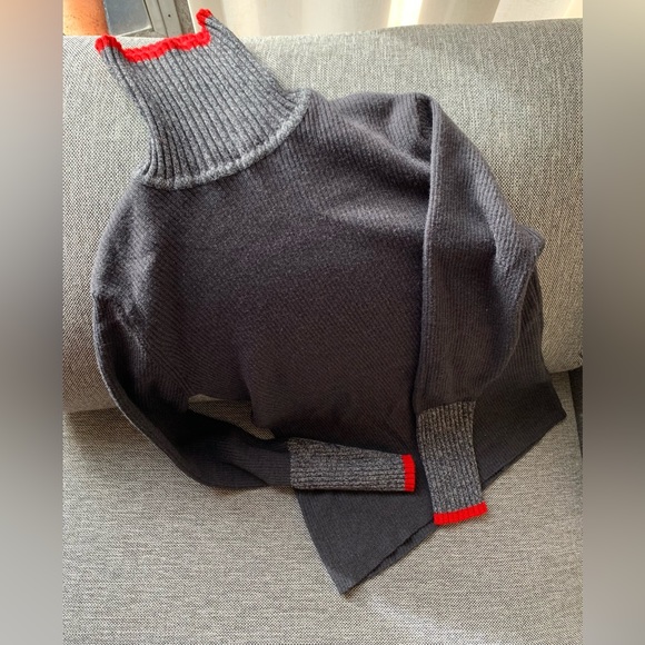 Alan Manoukian turtleneck sweater - Picture 2 of 2